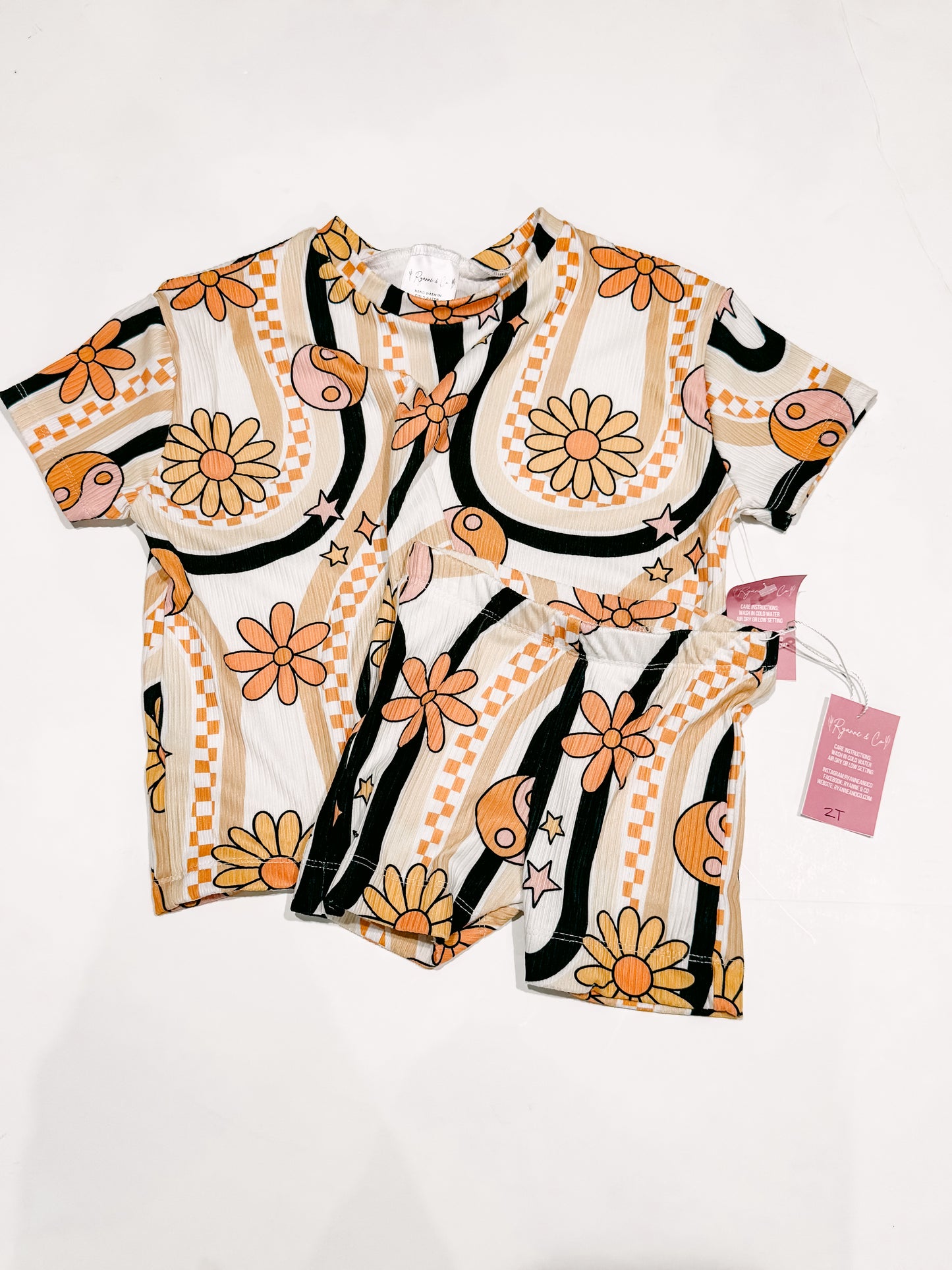 2T Groovy Oversized Tee & Bikers