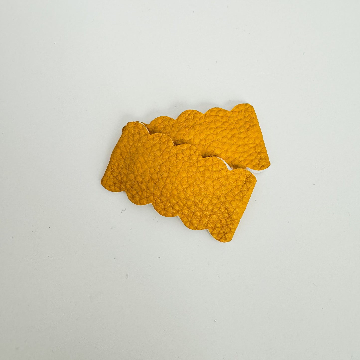 Mustard Scallop Snap Clips