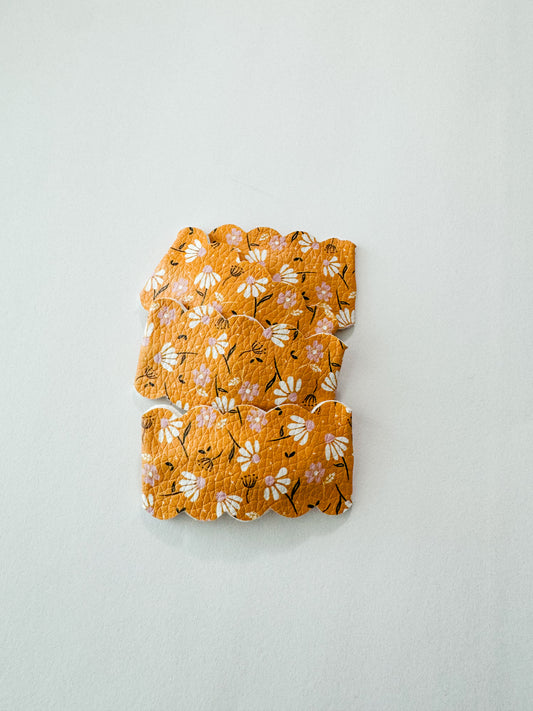 Mustard Fall Daisies Scallop Snap Clip