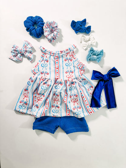 Dainty Bows & Flag Oversized Single Bow